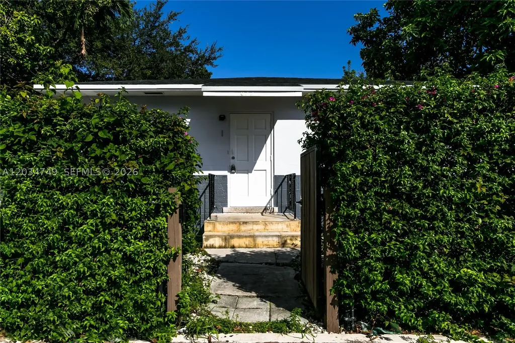 635 SW 16th Avenue Miami FL 33135