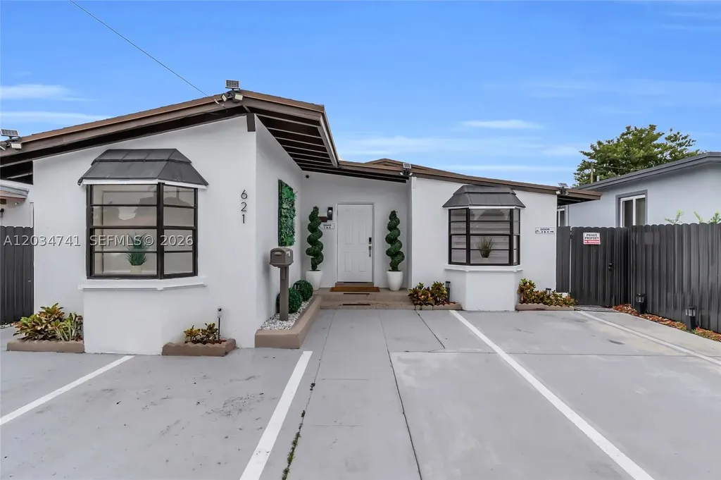 621 NW 59th Avenue Miami FL 33126