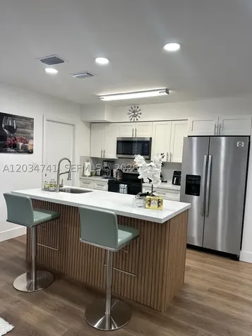 621 NW 59th Avenue Miami FL 33126