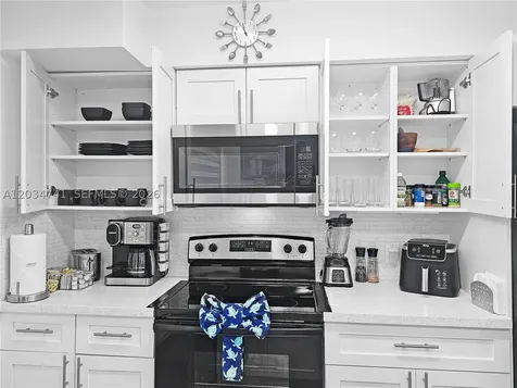 621 NW 59th Avenue Miami FL 33126