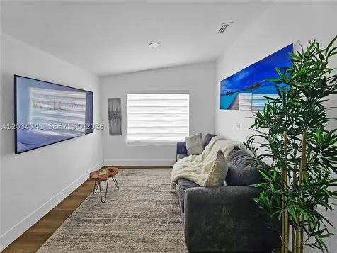 621 NW 59th Avenue Miami FL 33126