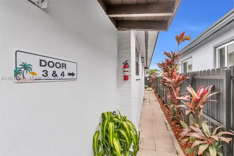 621 NW 59th Avenue Miami FL 33126