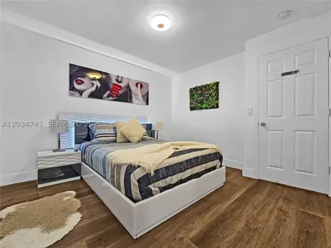 621 NW 59th Avenue Miami FL 33126