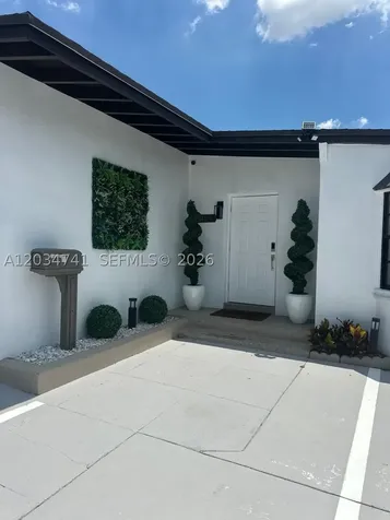 621 NW 59th Avenue Miami FL 33126