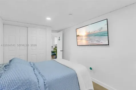 621 NW 59th Avenue Miami FL 33126
