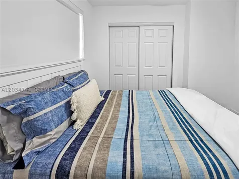 621 NW 59th Avenue Miami FL 33126