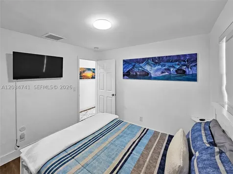 621 NW 59th Avenue Miami FL 33126