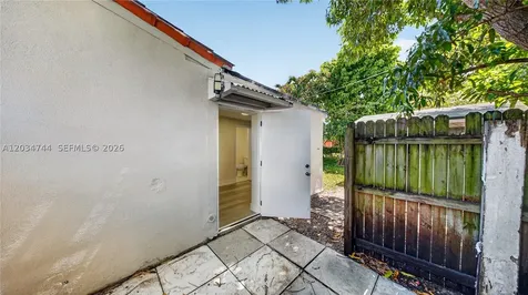 8200 NW 34th Avenue Miami FL 33147