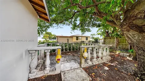 8200 NW 34th Avenue Miami FL 33147