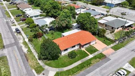 8200 NW 34th Avenue Miami FL 33147
