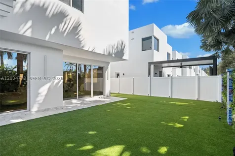 9830 NW 74th Terrace Doral FL 33178