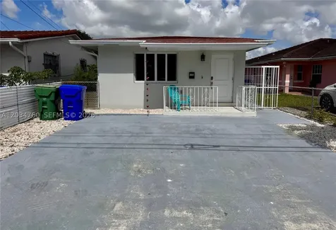 1158 NW 34th Avenue Miami FL 33125
