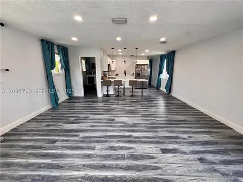 1158 NW 34th Avenue Miami FL 33125