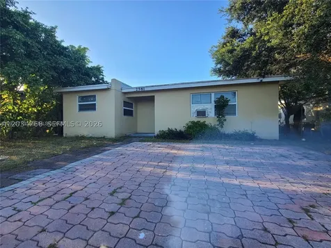 2581 NW 13th Court Fort Lauderdale FL 33311