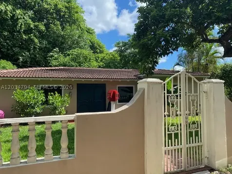 4427 SW 16th Street Miami FL 33134