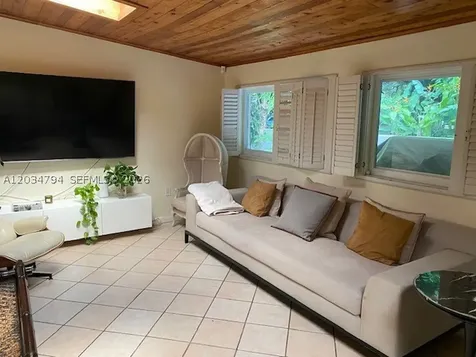 4427 SW 16th Street Miami FL 33134