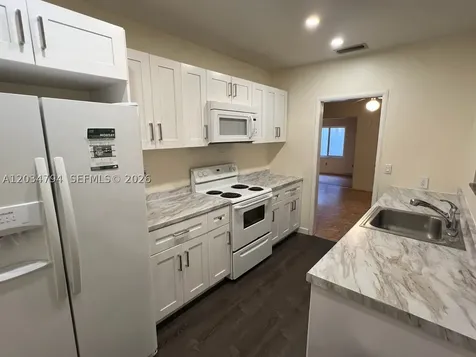 4427 SW 16th Street Miami FL 33134