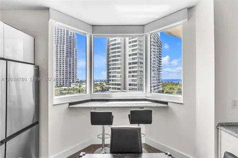 300 S Pointe Drive Miami Beach FL 33139