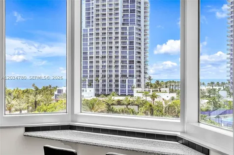 300 S Pointe Drive Miami Beach FL 33139