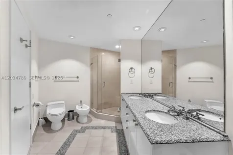 300 S Pointe Drive Miami Beach FL 33139