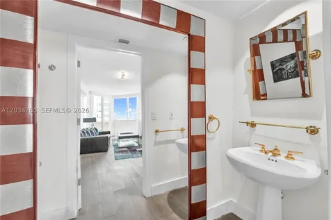 300 S Pointe Drive Miami Beach FL 33139