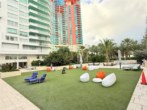 300 S Pointe Drive Miami Beach FL 33139