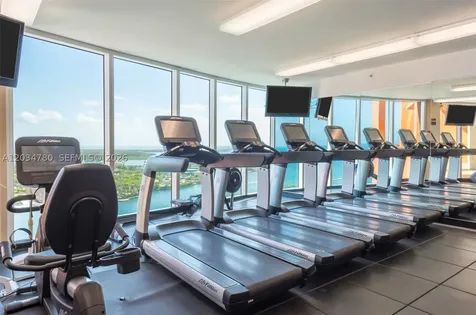 300 S Pointe Drive Miami Beach FL 33139