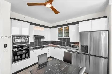 300 S Pointe Drive Miami Beach FL 33139