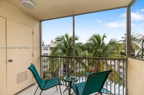 8323 Lake Drive Doral FL 33166