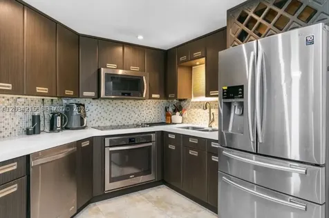 8323 Lake Drive Doral FL 33166