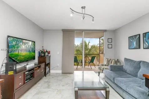 8323 Lake Drive Doral FL 33166