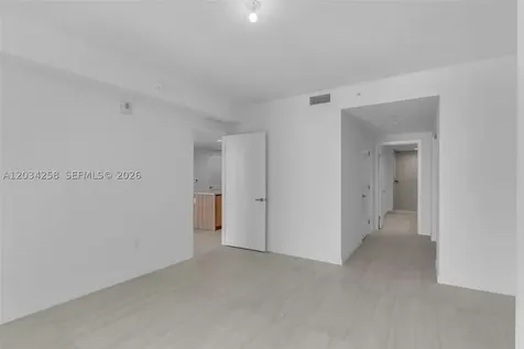 77 SE 5 Th Street Miami FL 33131
