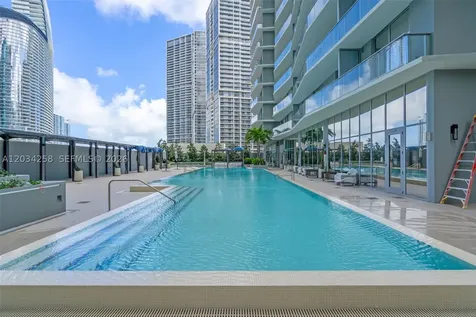 77 SE 5 Th Street Miami FL 33131