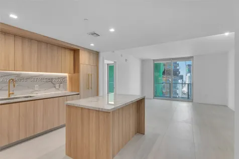77 SE 5 Th Street Miami FL 33131