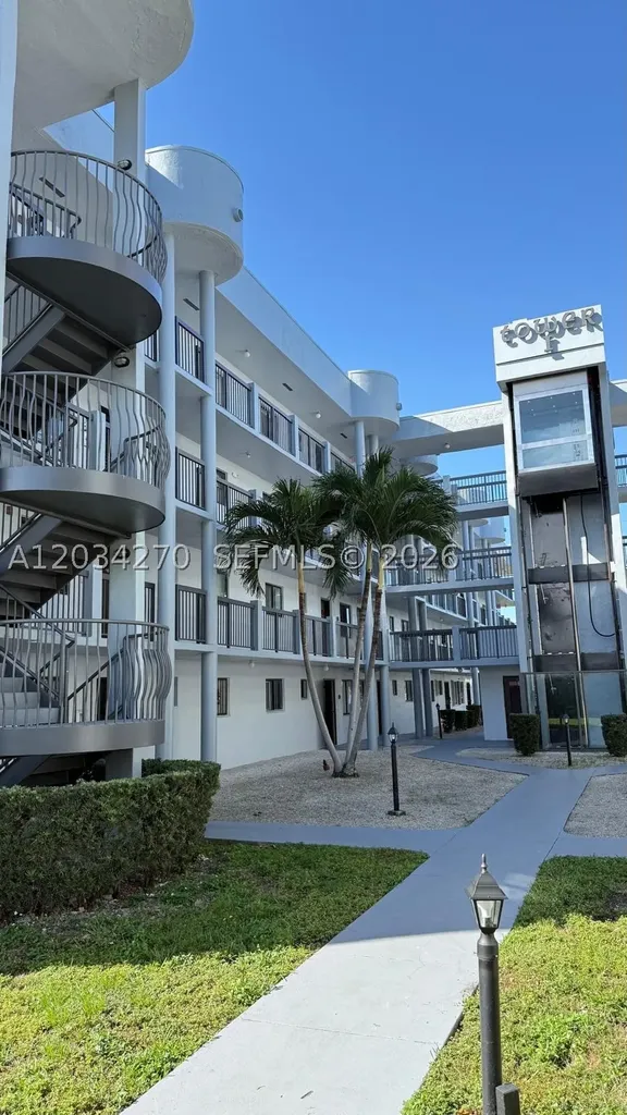 5400 W 21st Court Hialeah FL 33016