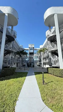 5400 W 21st Court Hialeah FL 33016