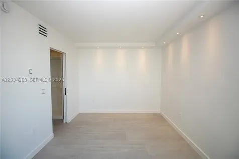 2899 Collins Avenue Miami Beach FL 33140