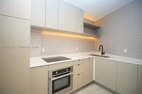 2899 Collins Avenue Miami Beach FL 33140