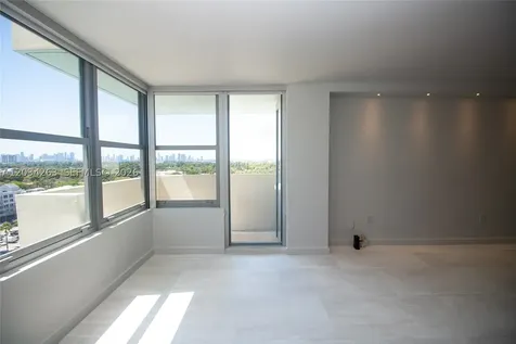 2899 Collins Avenue Miami Beach FL 33140