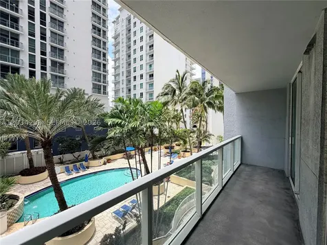 253 NE 2nd Street Miami FL 33132