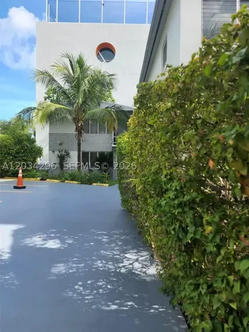 364 SW 11th Street Miami FL 33130