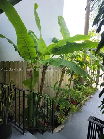 364 SW 11th Street Miami FL 33130