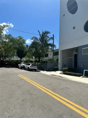 364 SW 11th Street Miami FL 33130