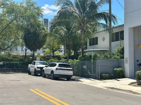 364 SW 11th Street Miami FL 33130
