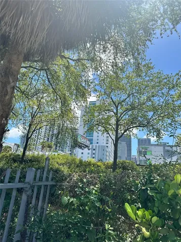 364 SW 11th Street Miami FL 33130