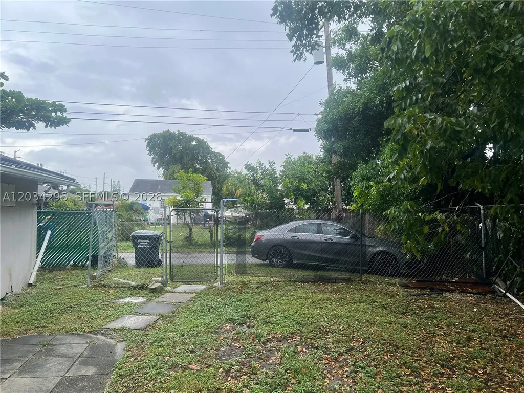2127 Cleveland Street Hollywood FL 33020