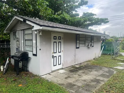 2127 Cleveland Street Hollywood FL 33020