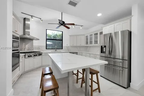 6860 SW 99th Terrace Pinecrest FL 33156