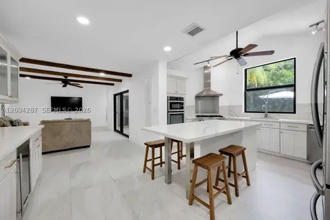6860 SW 99th Terrace Pinecrest FL 33156