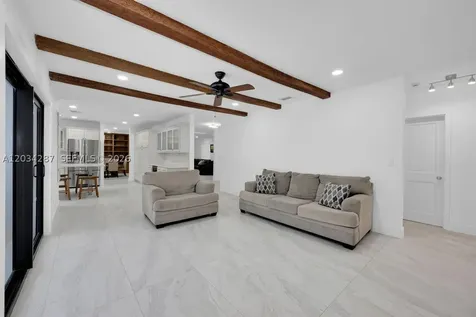 6860 SW 99th Terrace Pinecrest FL 33156